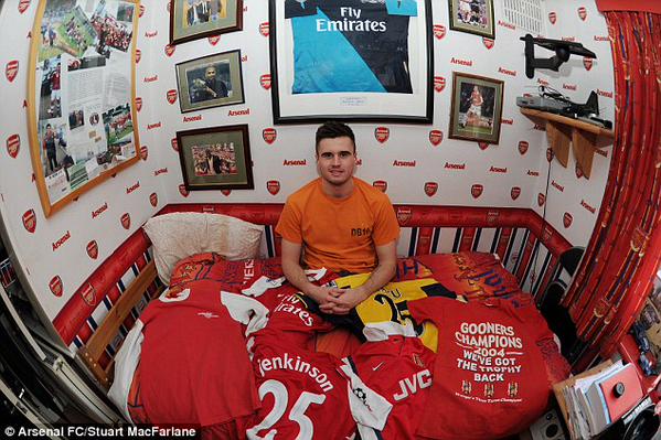 Happy born day Carl Jenkinson a very Happy 23rd Birthday. Once a Gunner, always a Gunner! 