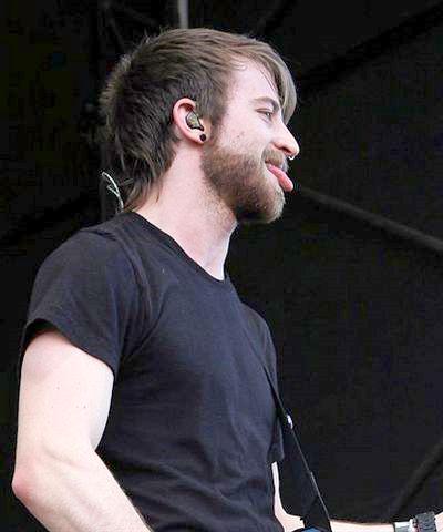 Happy birthday to the coolest bassist & dad who has the coolest genes, Jeremy Davis! 