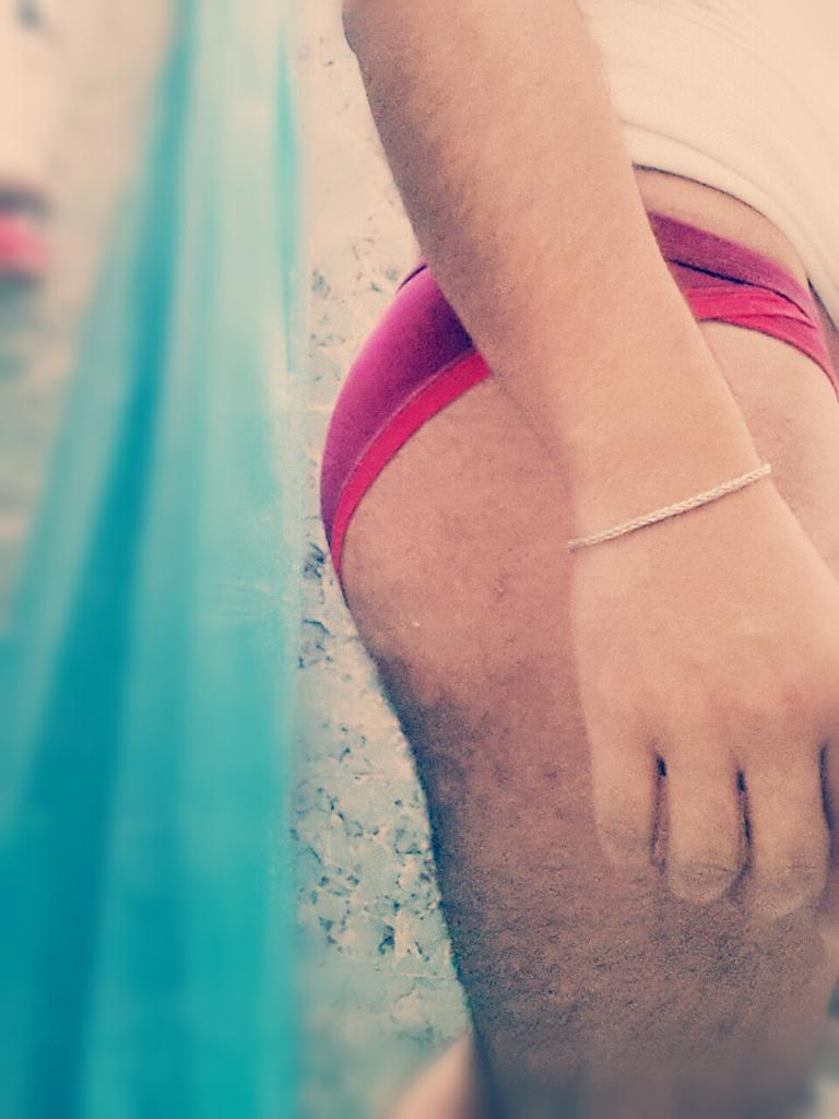 diepalmos25's tweet photo. Mi primera foto hot. Saludos http://t.co/gbAwpru7nc