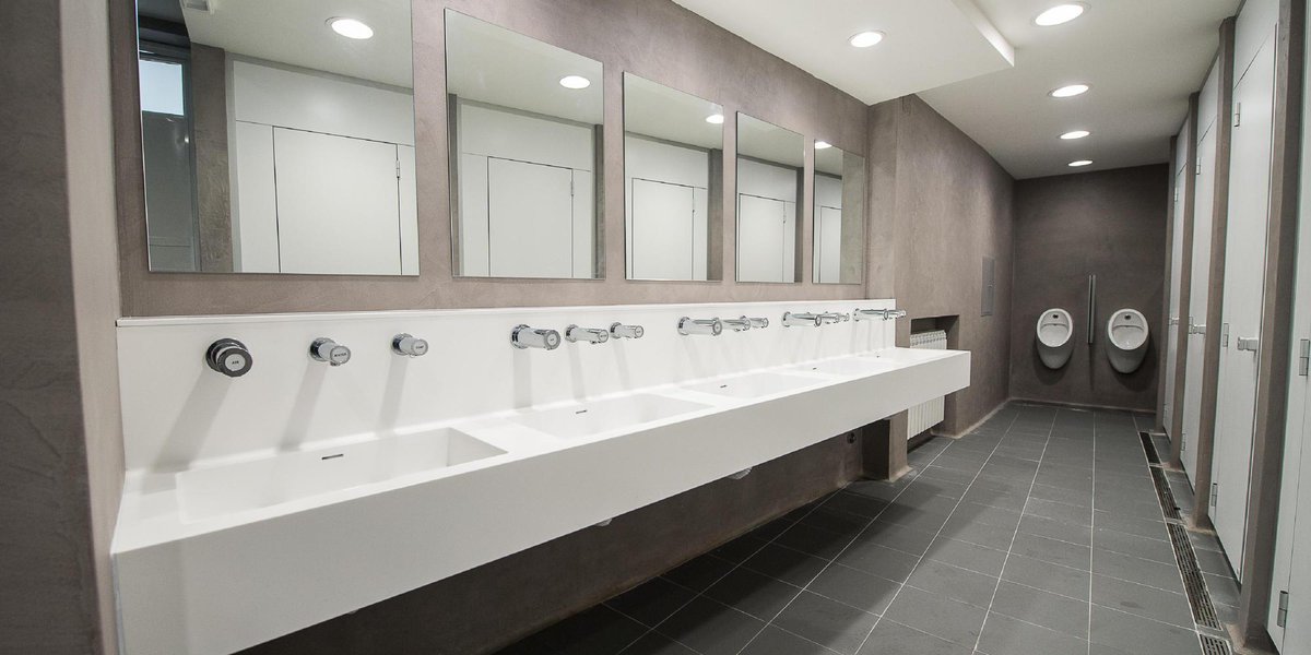 HuffPostRelig's tweet image. Vatican prepares to open showers and barber shop for homeless  huff.to/1xPDDuE