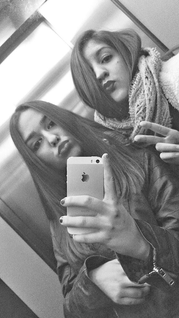 andreaizfe's tweet photo. Fue sin pedirte que apareciste, ahora te suplico cada día para que no te vayas 💕 @_jesus_OM  @DanieloviedoM http://t.co/dh8LEg1EV8