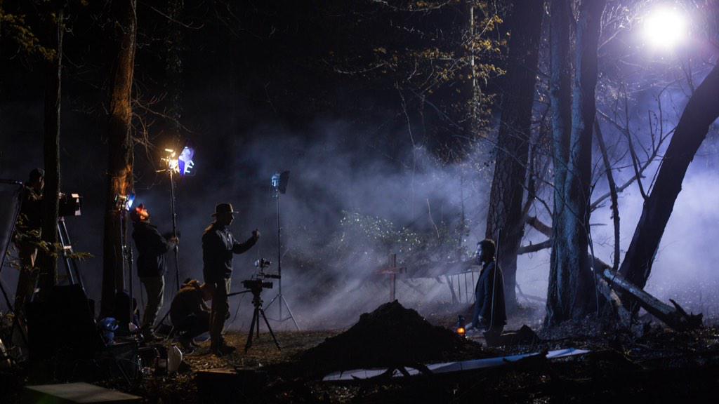 MrJophoto's tweet photo. Great #bts shot. Man in hat director @Chadillac1022: #masterDP #joelovesHMI @MrJophoto http://t.co/ODA9MlFJmO