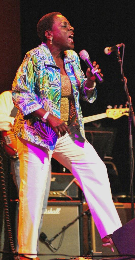 mismegness's tweet image. Give the ppl what they want - @sharonjones and the Dap Kings for the win! #GRAMMYs   #dapping