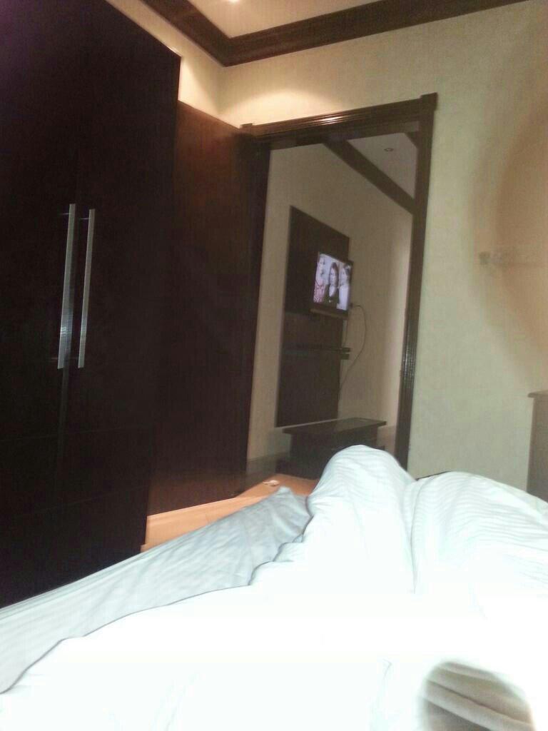 soosn90's tweet photo. سهرتي اممس مع حبيبي الجاد ماجد تسلمم هذا وقت لما رايح يجيب العشاء 😍😍❤ #رتويت #كس #فحل #زب #دياثه #جاد #ممحونه #طيز http://t.co/QVK6GMhAdt