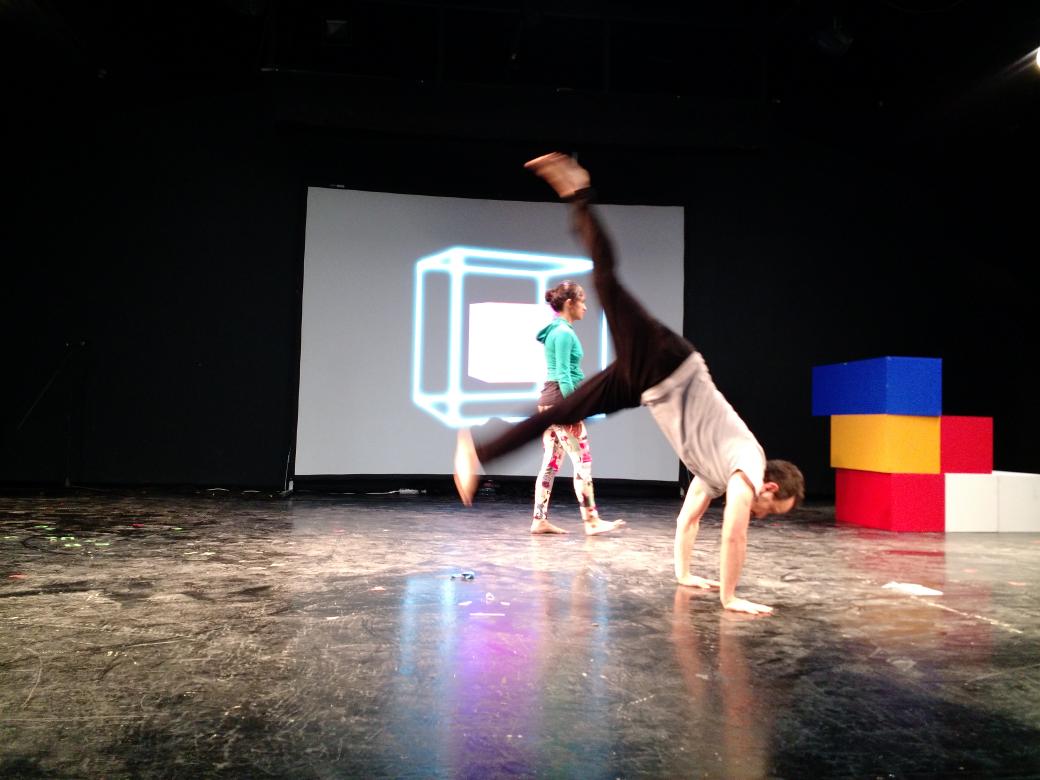 PCIPGerminal's tweet photo. Ya estamos a punto de empezar #GerminalNiños. Música, artes visuales, danza, performance @CasadelLago http://t.co/yFktyenrKe