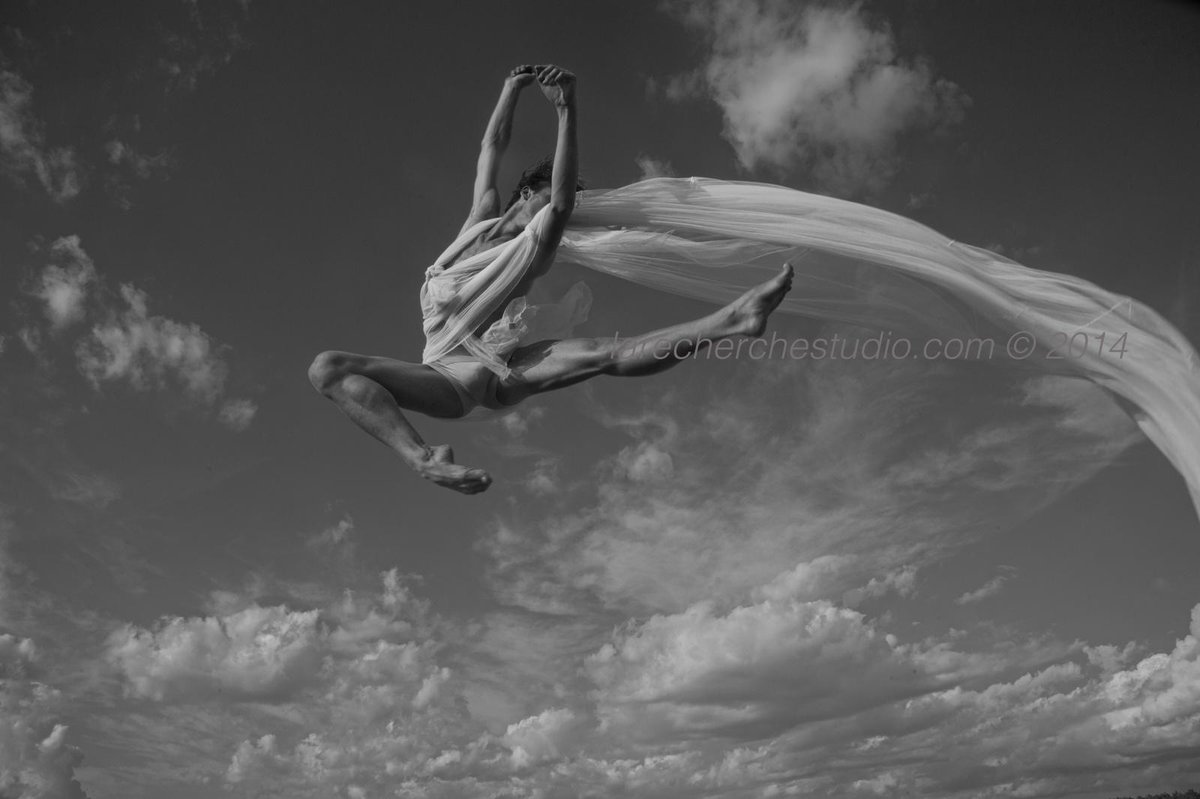 _larecherche's tweet photo. http://t.co/BPtpTxjfUh … #dancer #amici14 #simoneamici #simonebaroni #fly #larecherchestudio.com #dancer #ballett http://t.co/XQcib8SAcX