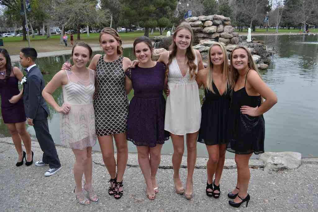 keekzwithyeekz's tweet photo. I have the most beautiful friends in the world #formform http://t.co/Qv4eIq13Qo