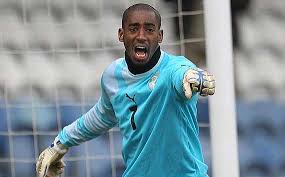 Esprit_225's tweet photo. Décrié, insulté, mal-aimé... Mais quand ton étoile doit briller, ça va briller. Merci à toi Copa Barry #Team225 http://t.co/6lgFngDxh6