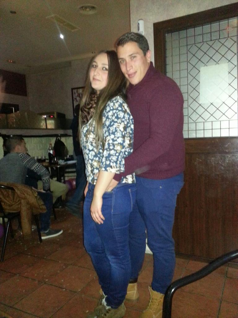 lebronfocus's tweet photo. Feliz cumpleaños mi niña ke cumpla muxo mas i lo celebre o junto besitooosss http://t.co/KGOxTaH9cI
