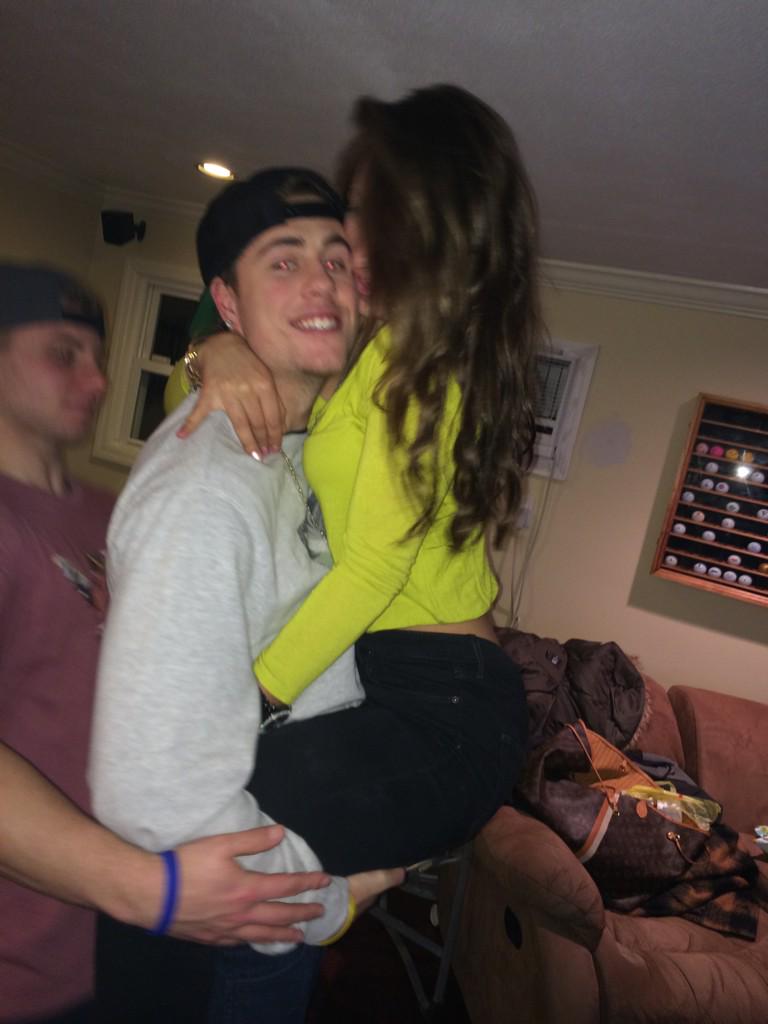 jagger_bomb's tweet photo. 7 months with this rockstar @yozzz24 http://t.co/3csDu0SJim