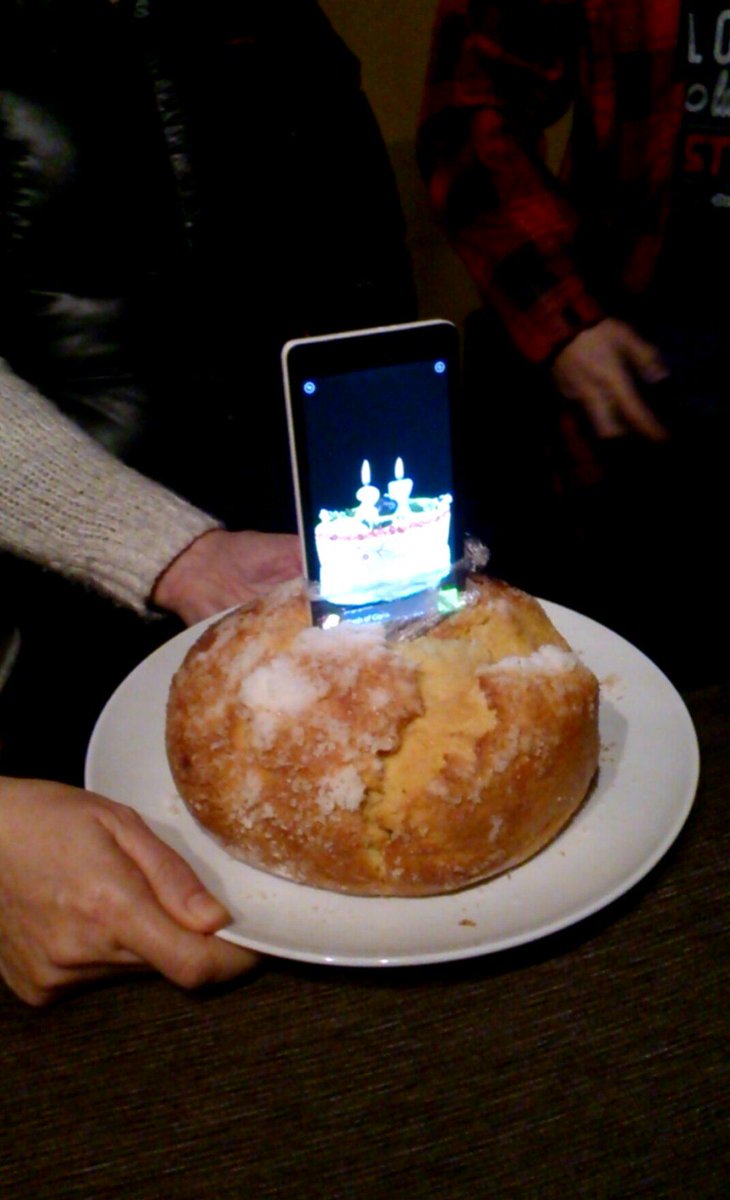 Nazamm8's tweet photo. When you run out of candles😅😂 #appsforeverything http://t.co/CoWZgugOPi
