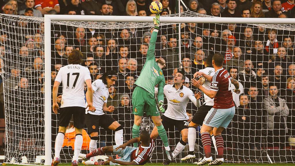 Although things can get complicated @manutd never gives up! A point in a difficult pitch! We'll keep on fighting!