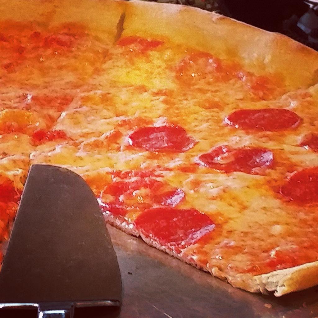 Pizza made fresh to order just how you like it. Eat in, take out or delivered by Foodie Call. #uptownclt #clteats