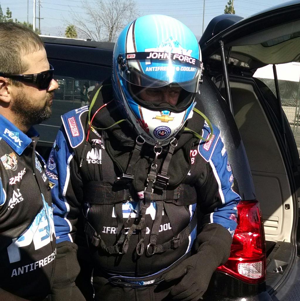 NHRADragster's tweet photo. #OriginalForce ready for round one http://t.co/8QquI6N0Xu