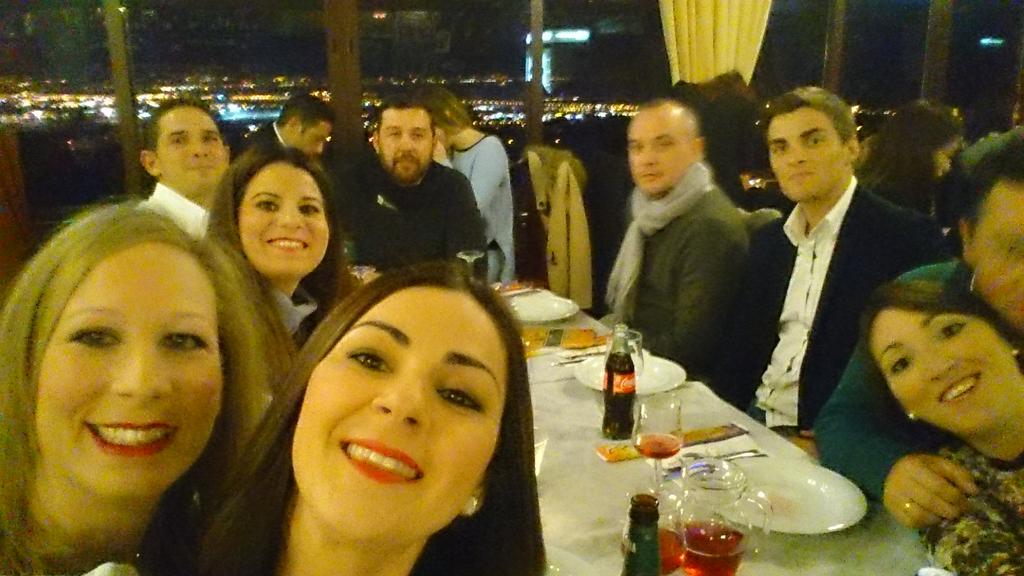ROCIOSANTOSRIOS's tweet photo. Hay k repetirrrr!!!muy buena nocheeee la de ayer http://t.co/Nd6yKjobRK
