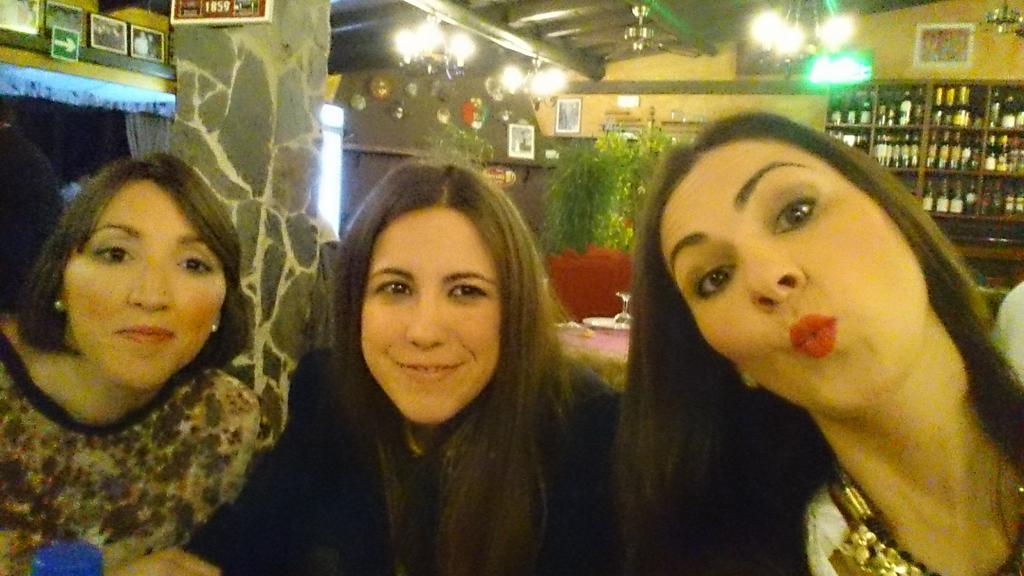 ROCIOSANTOSRIOS's tweet photo. Hay k repetirrrr!!!muy buena nocheeee la de ayer http://t.co/Nd6yKjobRK