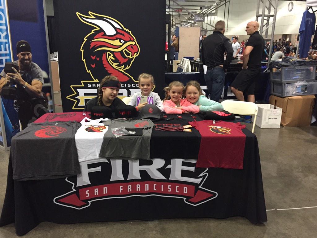 TheGridLeague's tweet image. Need @SanFranFire gear? These ladies are ready to sell you swag, jump ropes and keychains. #LAProDay