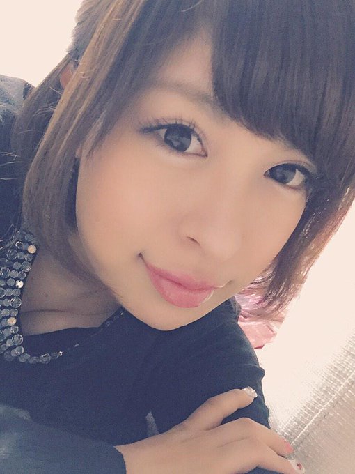 変な時間に起きてしまったから逆に 起きとこう꒰*✪௰✪ૢ꒱ぽぉおお！ 今日は、朝からエステだよぉお(*&bull;̀ᴗ&bull;́*)و ̑̑ 綺麗きれいしてもらってくるぅう(๑ ́ᄇ`๑) http://t.co/g