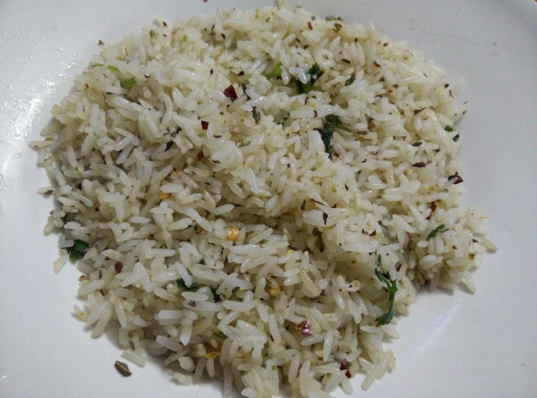 FoodDrifter's tweet photo. Some #homemade food this time. Back to #cooking after a long time. #HerbRice and #Chicken65 http://t.co/fL9wgti59s