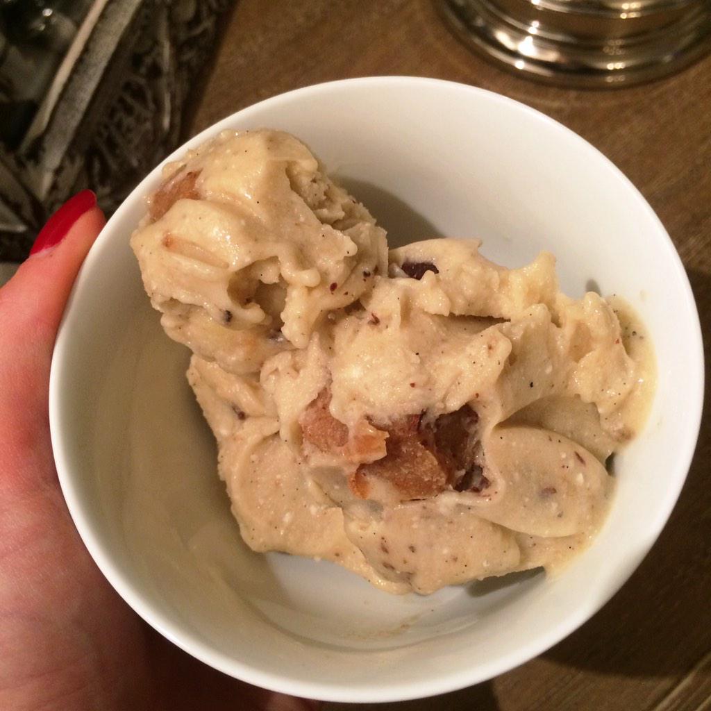 I've just invented the best recipe ever it's healthy dairy free cookie dough ice cream 😱 #toogoodtobetrue