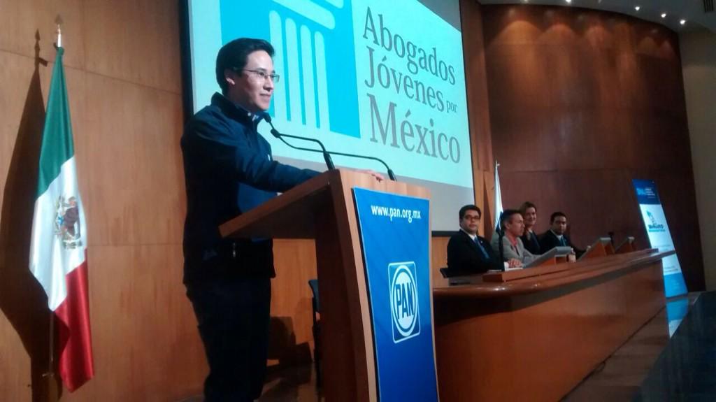AccionJuvenil's tweet photo. Clausuramos también el Seminario de Derecho Electoral y damos inicio a la instalación de Abogados Jóvenes por México. http://t.co/ENvZwJBubW