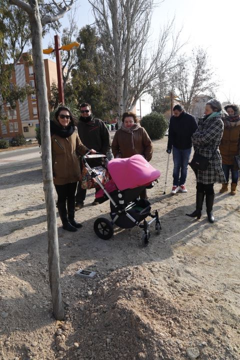 Caseter@s Ya hemos plantado este año los arboles de los bebes enhorabuena a todos ......