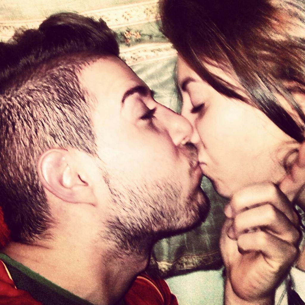 AliciaPrieto032's tweet photo. Como me cuida mi bebe madreeeee!!! @xule_mou pero que lindo eres http://t.co/WM5Q4ia5oU