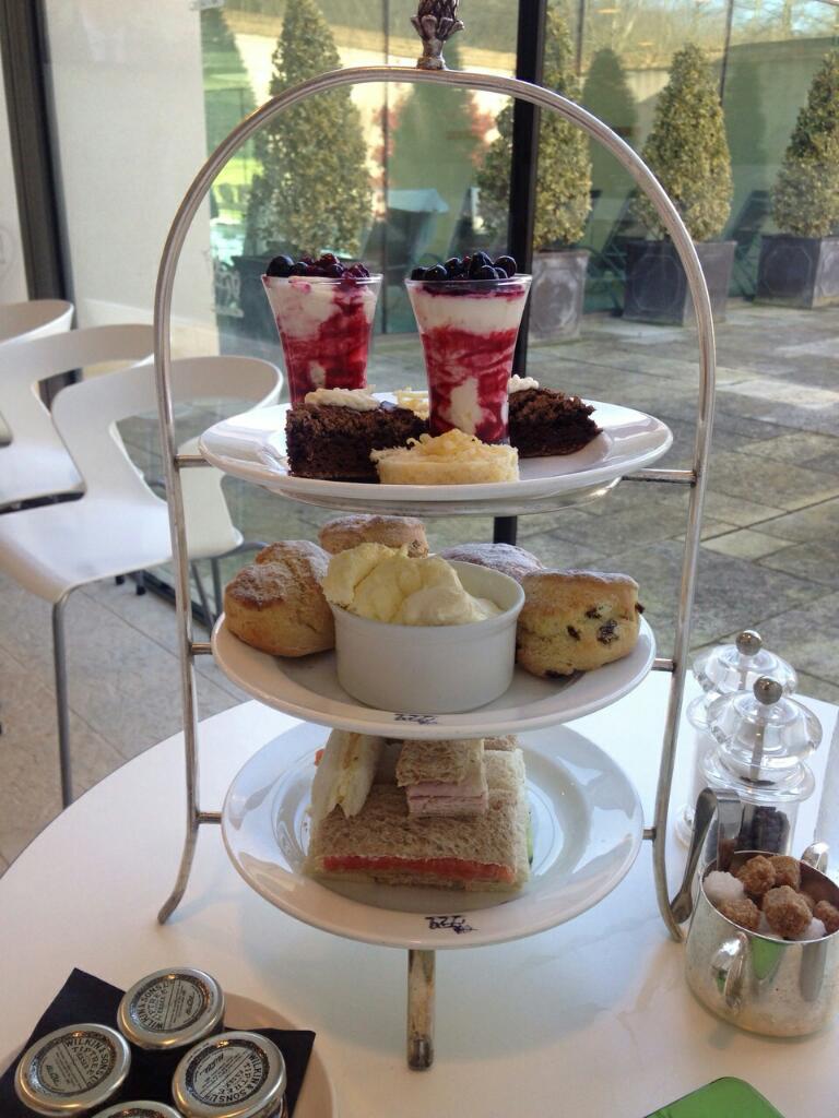 Louise Bishop tweet media