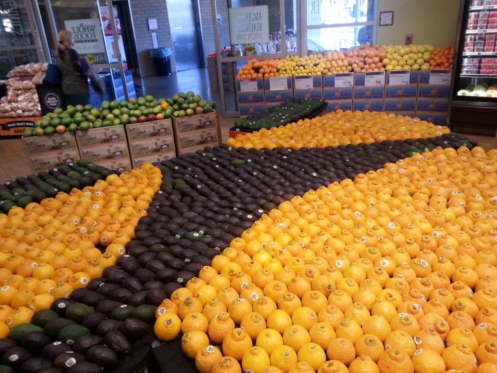 khaapula's tweet photo. @WholeFoods at pasadena...yummy and adorable sumo tangerine wrestler! http://t.co/N2tJpuyEhO