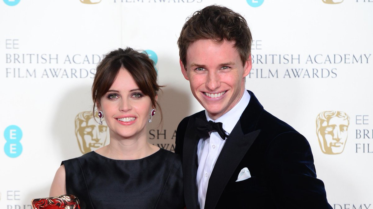 itvnews's tweet photo. Eddie Redmayne wins leading actor #EEBAFTAs for his performance in The Theory Of Everything http://t.co/xFeQfs9PFY http://t.co/ZwTAytMK3o