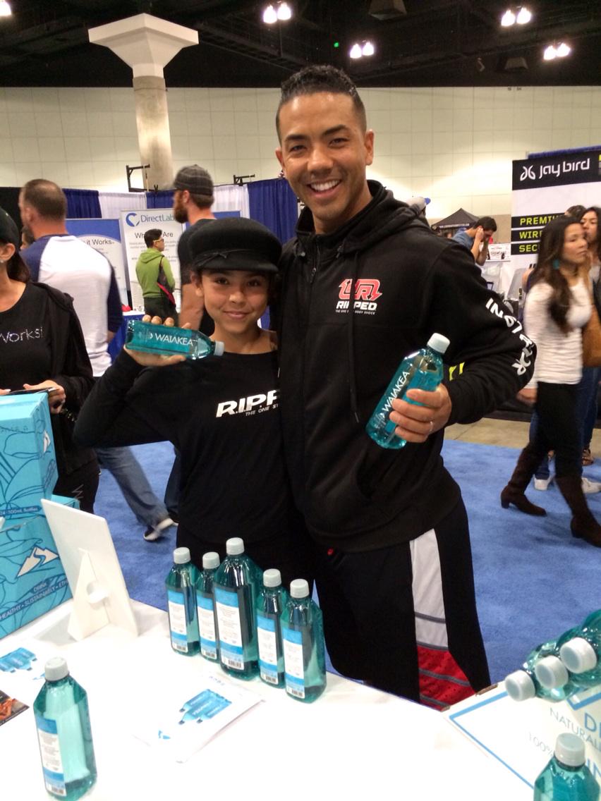 dunnskki's tweet photo. Back at it at the #LAFitExpo .. Come try Waiakea's 8.8pH, premium naturally alkaline water at Booth 223! #hydrate http://t.co/XhM4MDRXmN