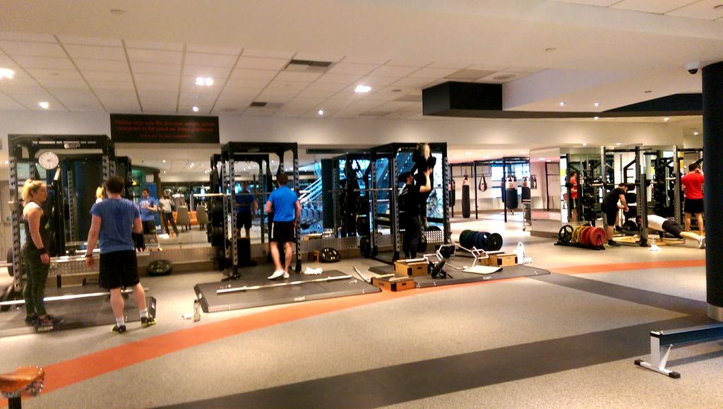 _fa81an's tweet photo. #SundayFunday #Gymtime followed by #visionsunday #DangerousDeclaration http://t.co/o9RqDH8nvz