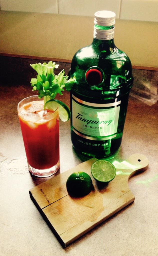 SKARZONSKINZ's tweet photo. Too much #nighttiming. #sunday http://t.co/K7RizCAugg