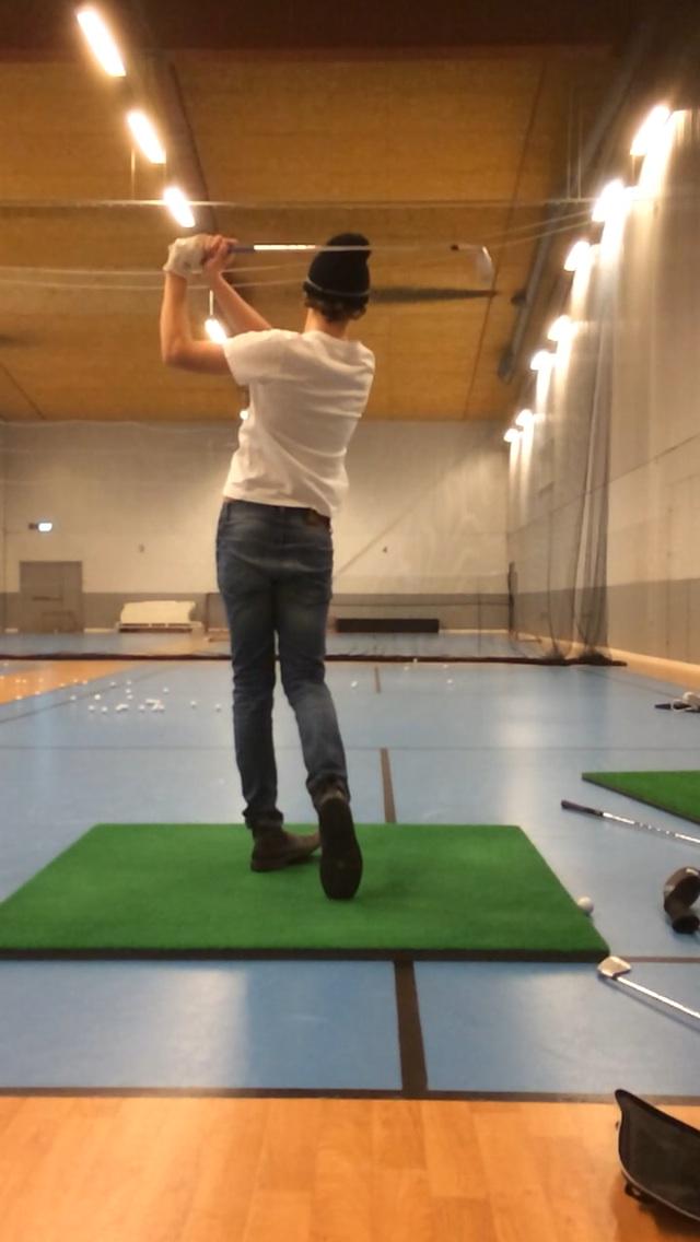 Markusliindgren's tweet photo. Det händer... Nu börjar Twitter livet 🔫 http://t.co/33ifhz7uFw