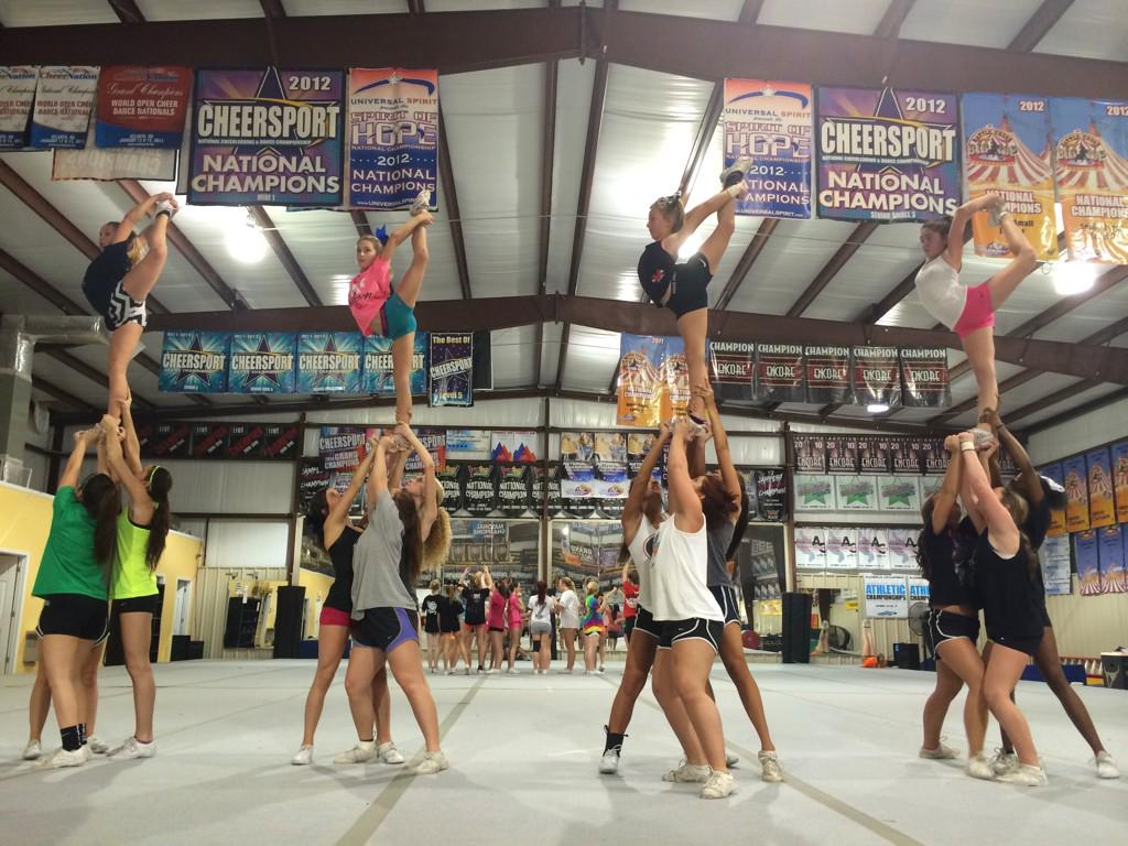 c4_longhorns's tweet image. black out working on stunts and body positions! #CheersportWeek
