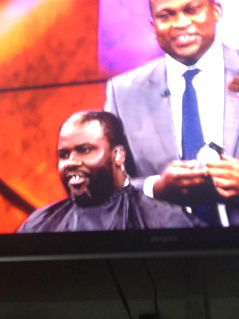 UbanBashir's tweet image. Sammy Kuffor fulfilling his promise to shave his hair if Ghana fails to win