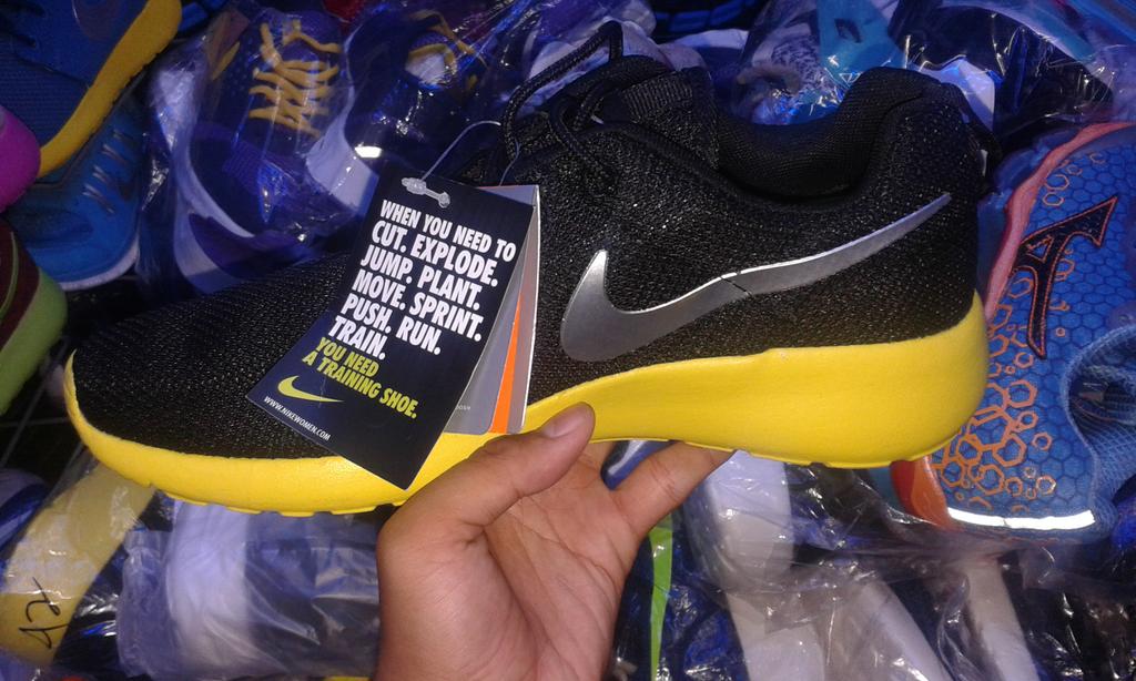 NIKE ROSHERUN kualitas AAA | 39-44 | only 380 ribu | CP: 087871968022/7CA0D3F3 | Bisa juga COD di sekitar pamulang.