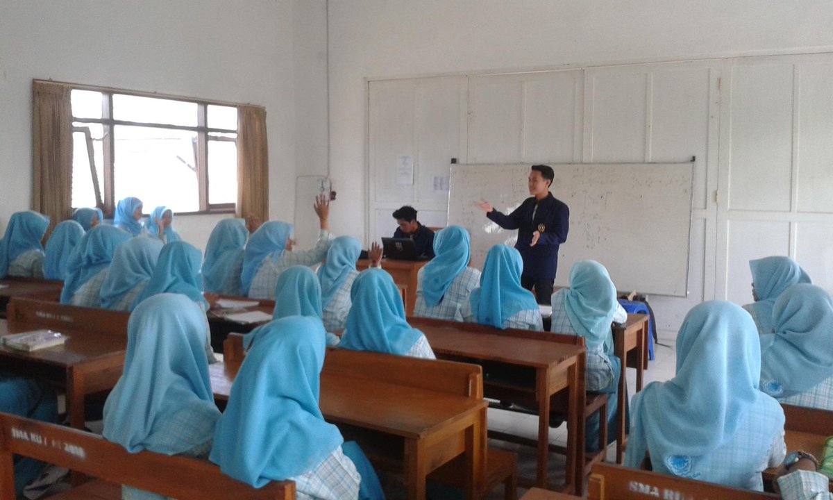 malu bertanya,sesat dijalan, jdi monggo bertanya :) bersama siswi-siswi SMA RU Gondanglegi <a href="/febunmer/">febunmer♈MALANG</a> <a href="/febunmermalang/">FEB Unmer Malang</a>