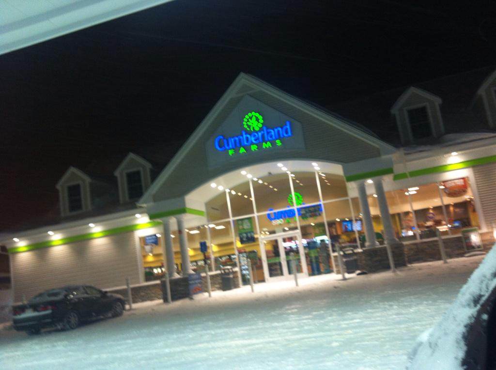 This new Cumby's is insane it's like the Taj Mahal of convenience stores  #guiddoo goo.gl/UogLKq