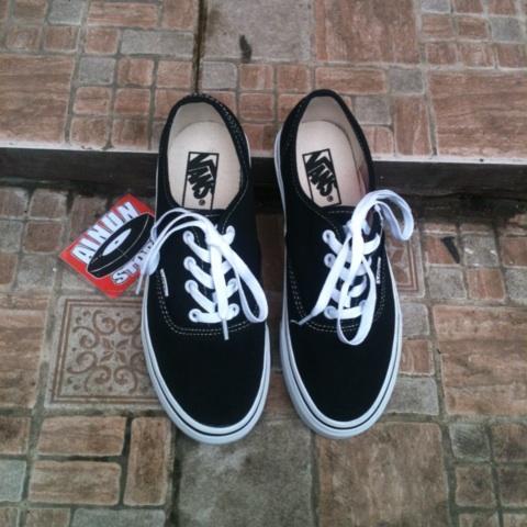 VANS ORI , high quality | only 230ribu | CP: 087871968022/7CA0D3F3 | Bisa juga COD di sekitar pamulang.