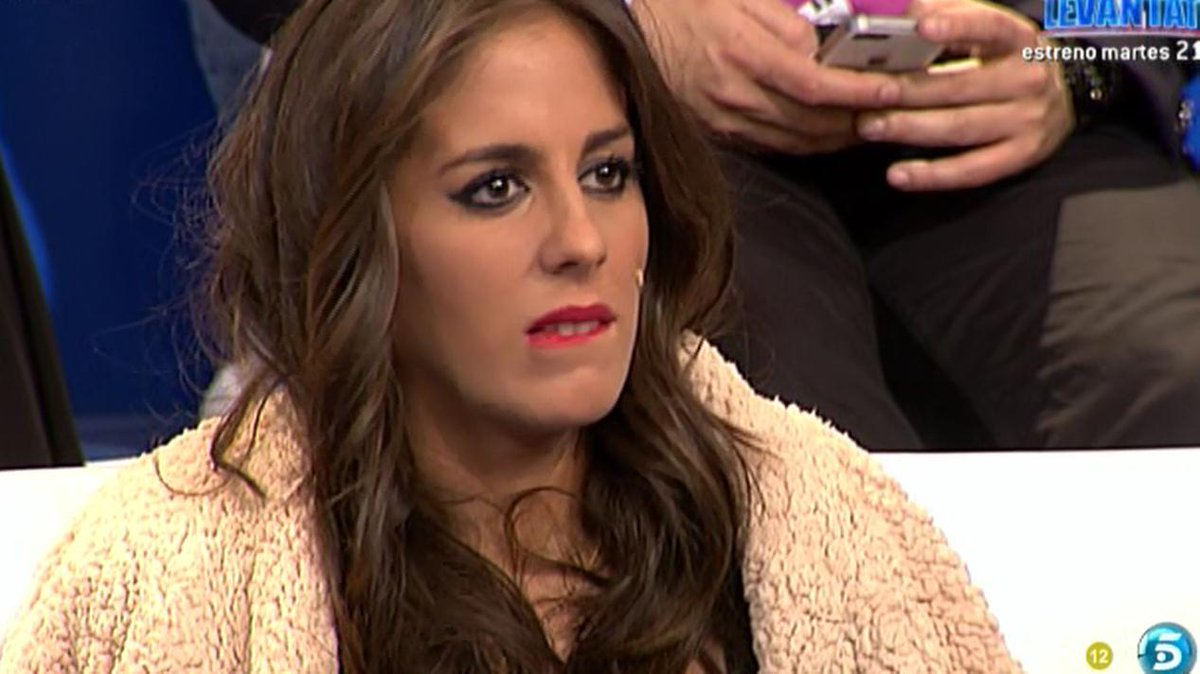 GHmomentazos's tweet photo. #DBT4GHVIP 
Laura: "Mi familia es honrada"
@riverakiko: "Y la mía" http://t.co/XxKwmK9XcI http://t.co/b2eVUGxsZz