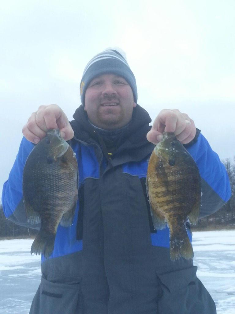 Beuks60's tweet photo. Fun day on the ice!!  Limit of big gills and some crappies to boot!!  #mounters http://t.co/5QroPReH1w