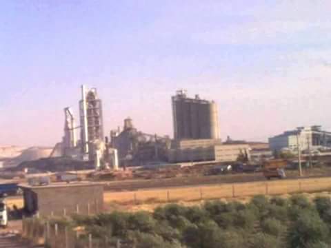 SerdarMahmud's tweet photo. الف مبروك تم تحرير اكبر معمل إسمنت في سورية إلا وهي شركة #لافارج تقع اقصى جنوب مدينة كوباني بحدود 50 كم 

---
--- http://t.co/wPHF2FEWZi