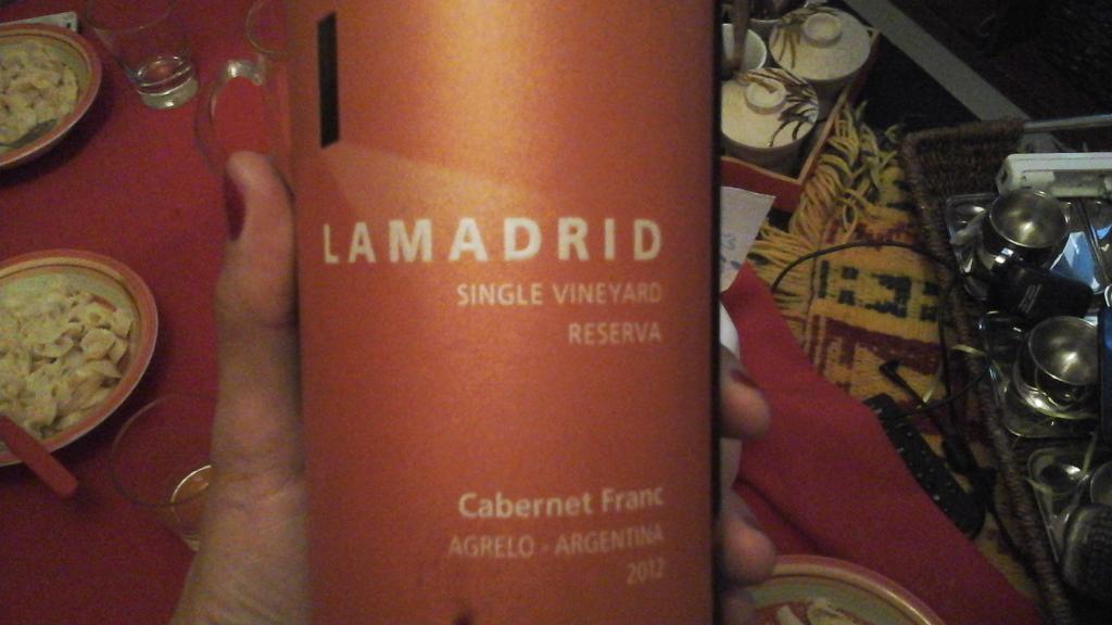 Ricorico #lamadrid #cabernetfranc <a href="/HectorDurigutti/">Hector Durigutti</a> , acompaña la musica de #GrammysEnTNT