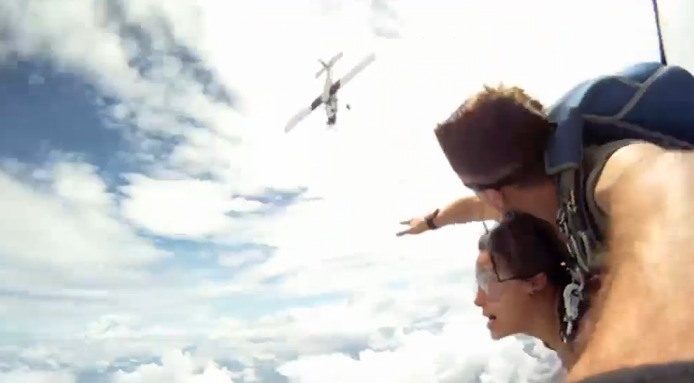 Bounce_AUS's tweet photo. “@9NewsAUS: Skydivers film near death run-in with wayward plane. http://t.co/I4Ipm1N8oR #9News http://t.co/CitrqBc5XK”