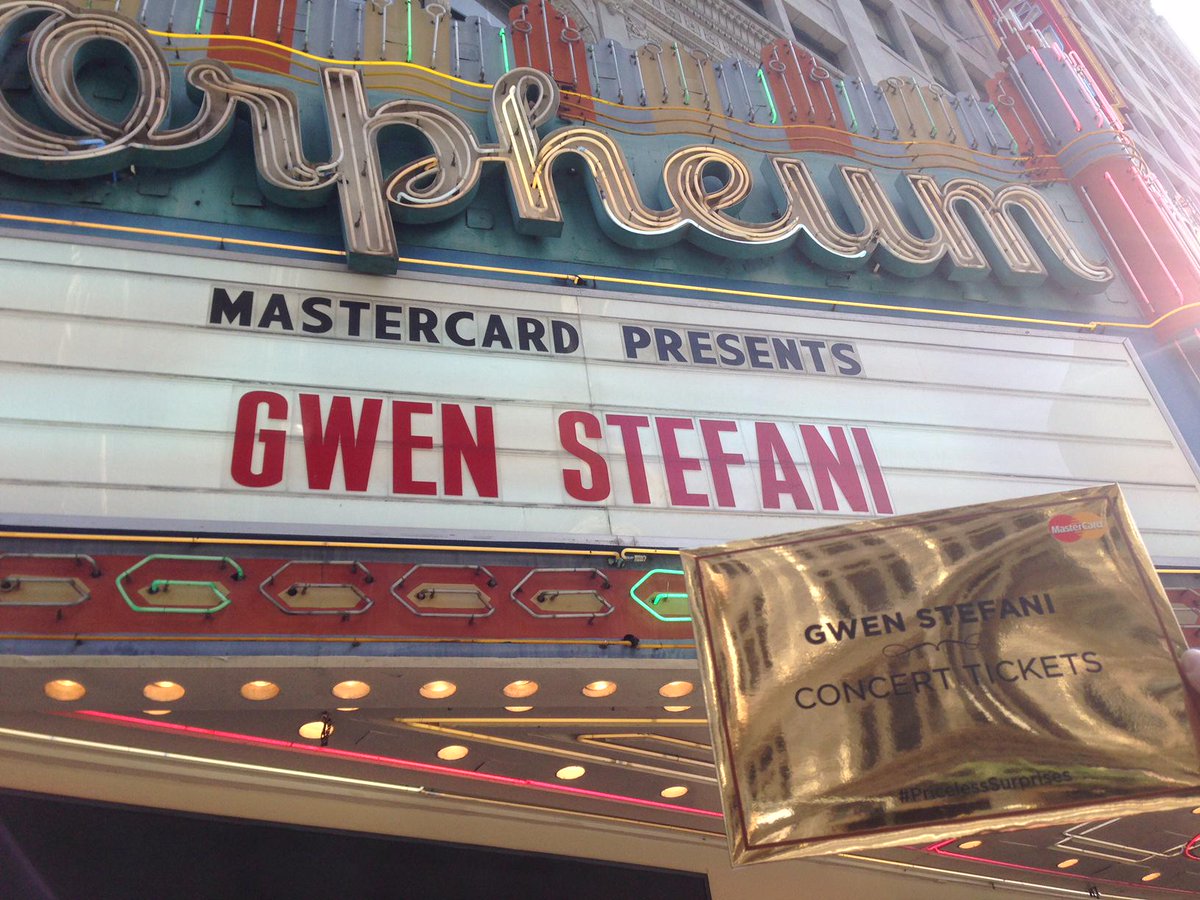 Mastercard's tweet photo. Putting 😃 on MasterCard cardholders' faces, one surprise at a time. #GRAMMYs #PricelessSurprises #FindTheGwenabees http://t.co/MwLuXDvIpK