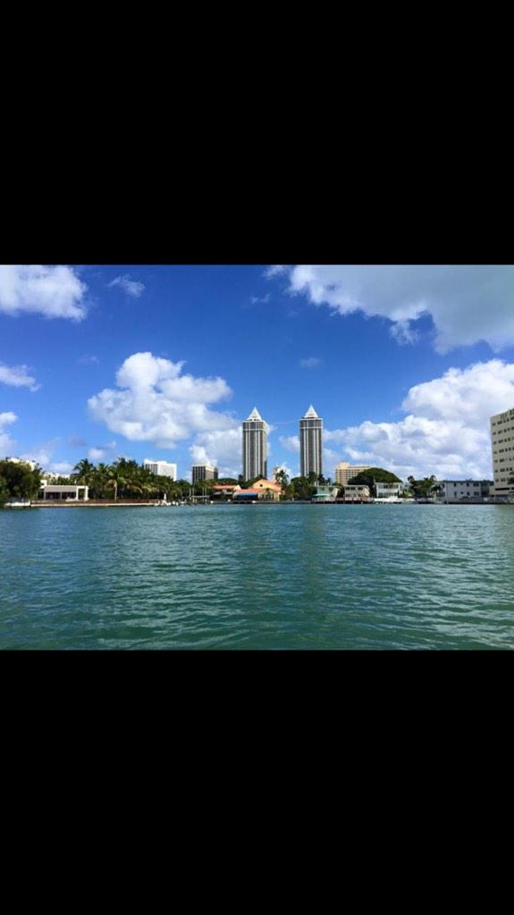 sofloaccess's tweet photo. #MiamiBeach getting ready for #Boatshow #SoFloAccess #PhotographerChrisSloan http://t.co/CC5mxdpQip