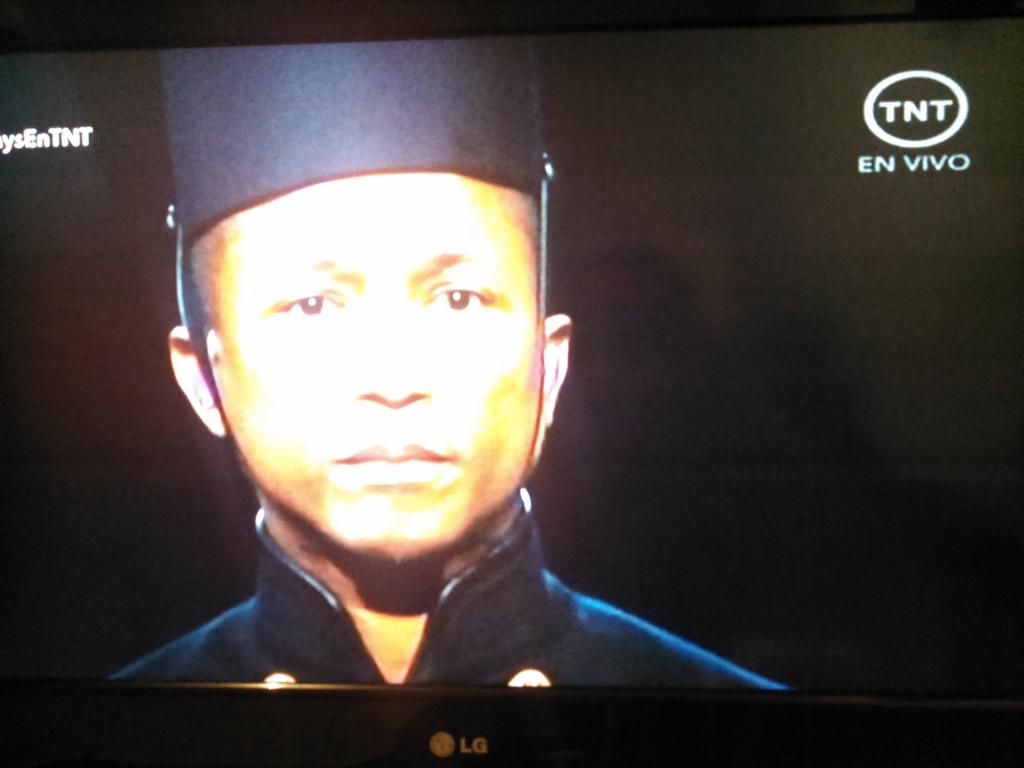 MorocoPalacios's tweet photo. Momento musical de @Pharrell  patrocinado por Loteria Nacional @lotenal #GrammysEnTNT #Grammys2015 http://t.co/QVPTuFBE1G