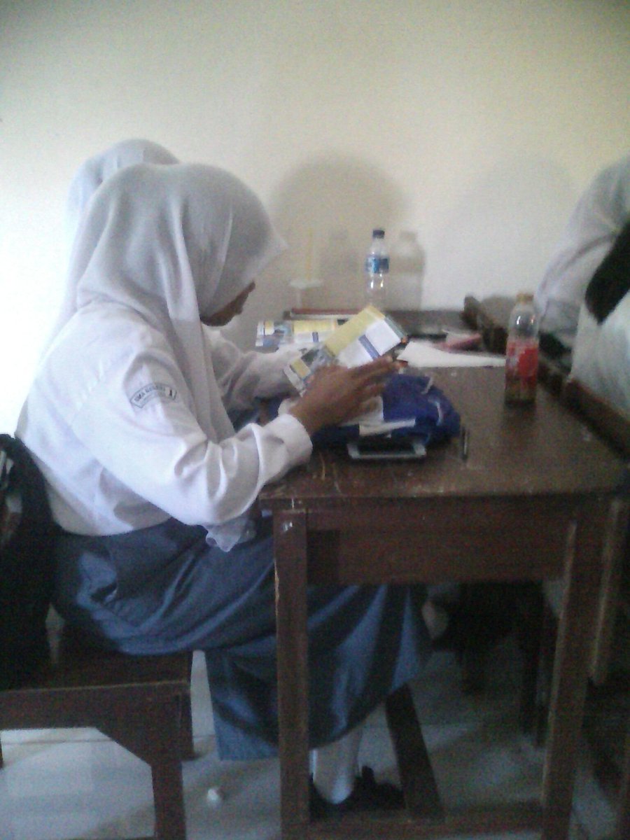 cieeee adik ini srius bnget ngebca brosur kami :D <a href="/febunmer/">febunmer♈MALANG</a> <a href="/febunmermalang/">FEB Unmer Malang</a>