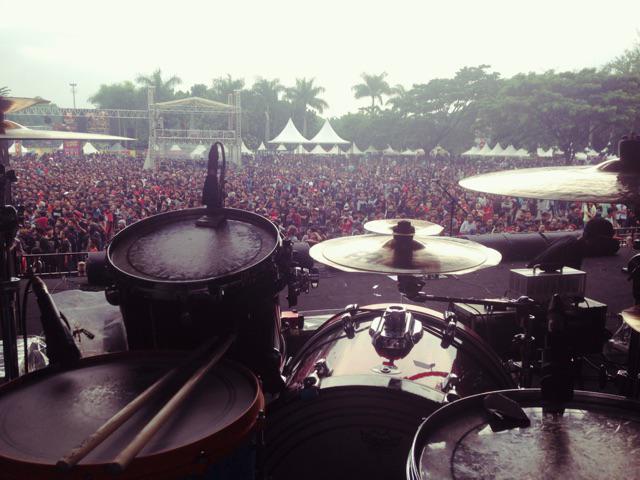 selamat pagiii... masi belom bisa move'on ni dari <a href="/hellprint/">HELLPRINT FESTIVAL</a> kmarin.. siapa yang dateng? ayo ngaceng, eh ngacung :p